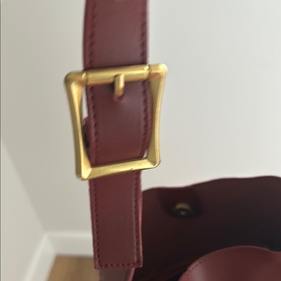 Chic Burgundy faux Leather Shoulder Bag - Picture 5 of 5